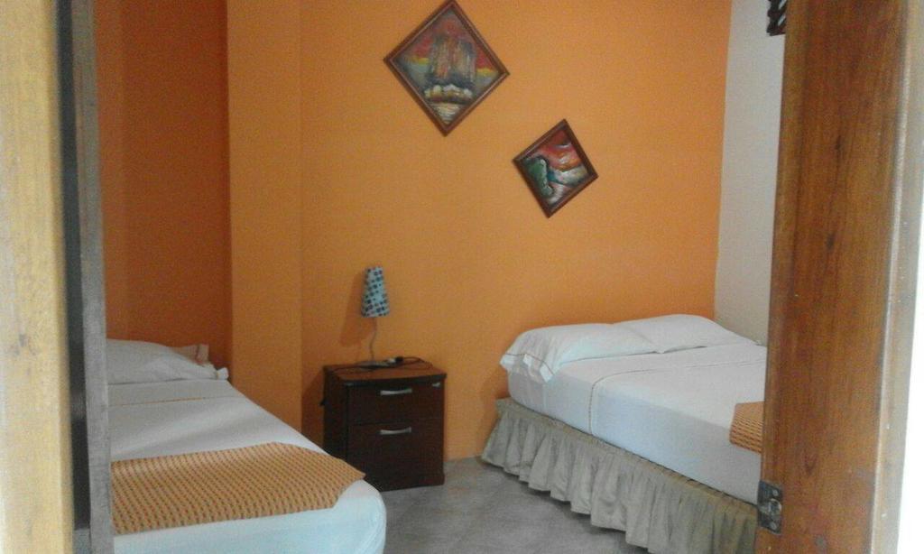 Casa De Huespedes Casita Belga Hotel Guayaquil Exterior photo
